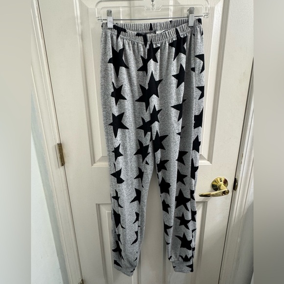Women’s Allover Star Print Sweatshirt and Sweatpant set  Pajamas Gray and Black - Picture 2 of 10